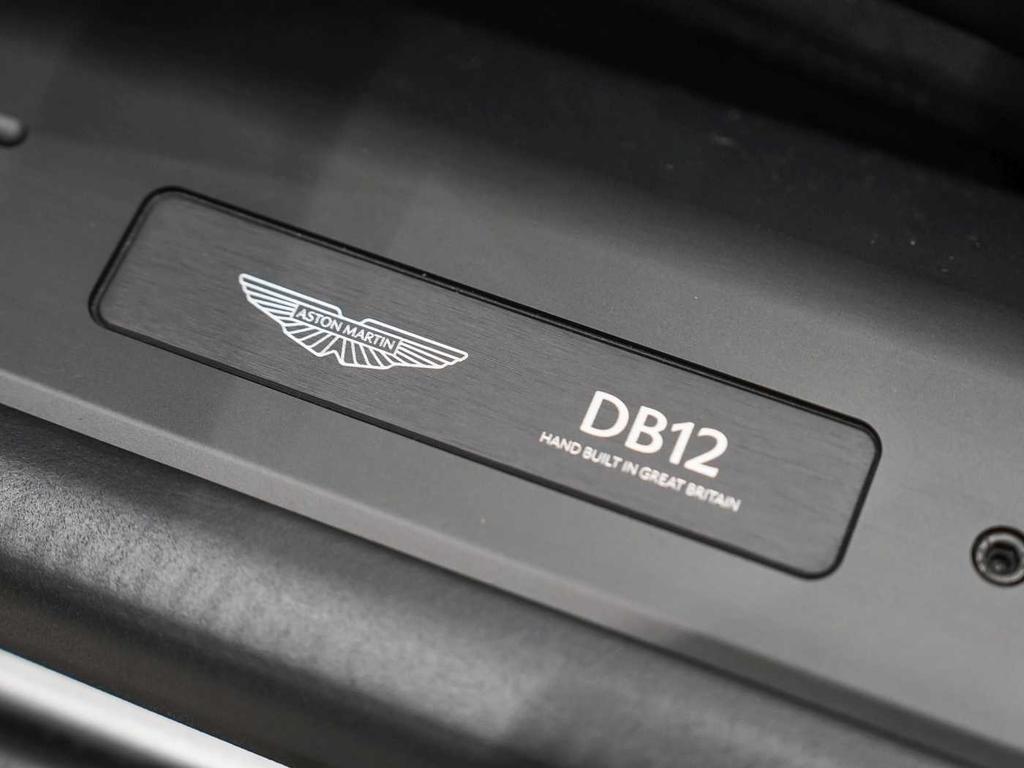 Aston Martin DB12