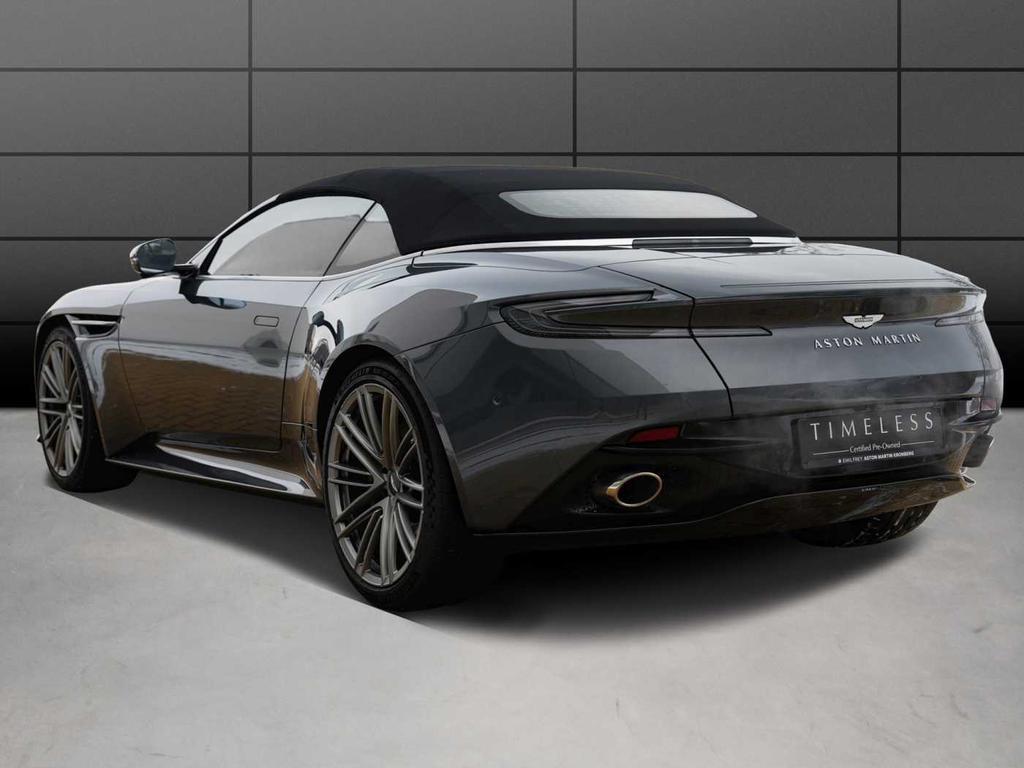 Aston Martin DB12