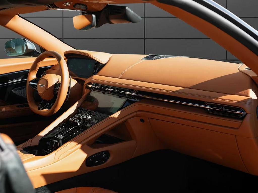 Aston Martin DB12