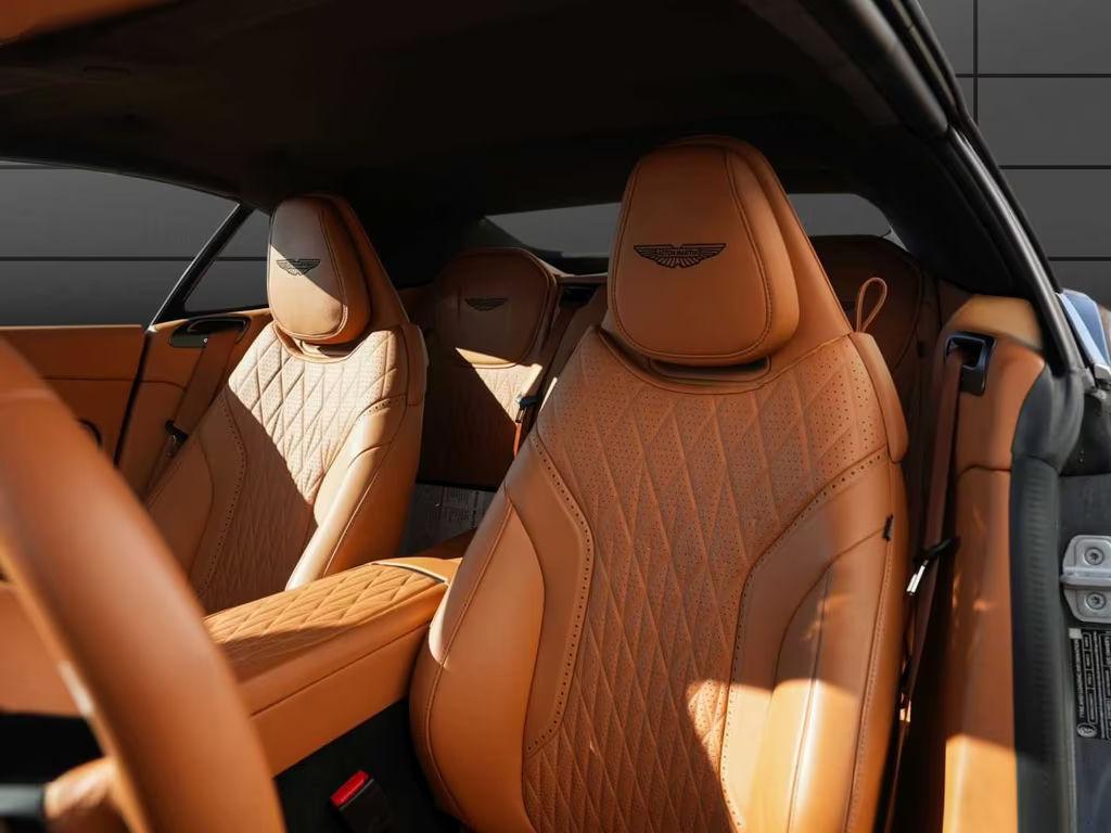 Aston Martin DB12