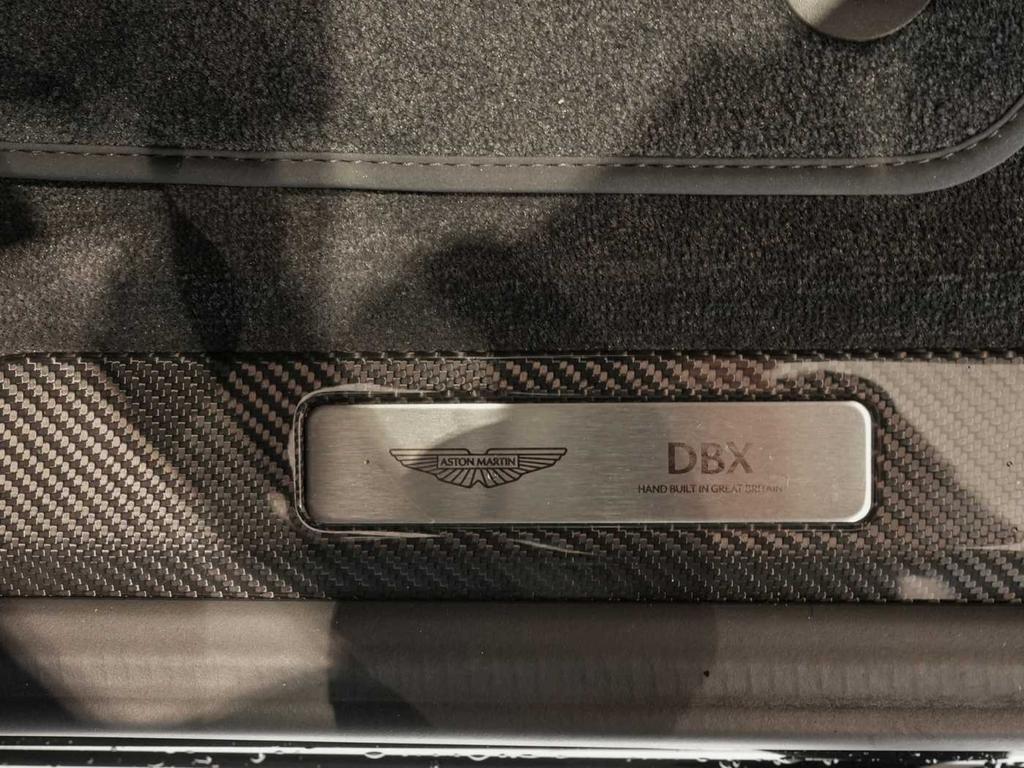 Aston Martin DBX