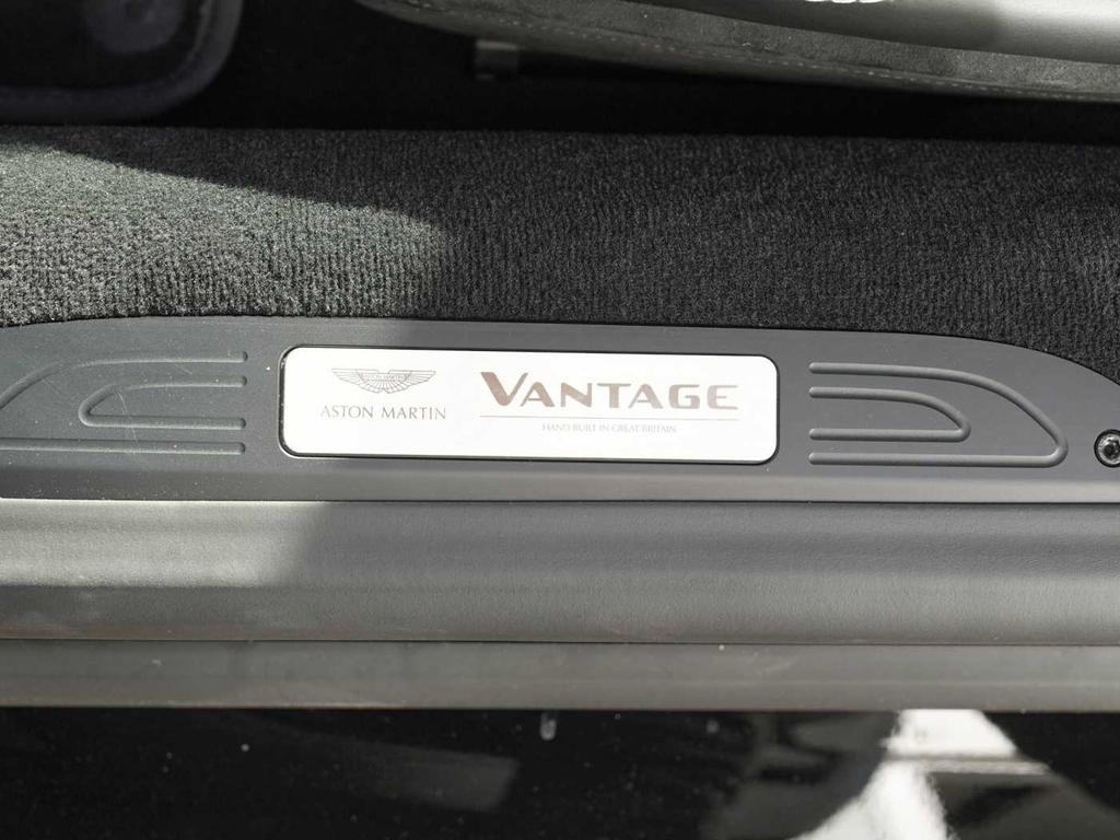 Aston Martin V8 Vantage