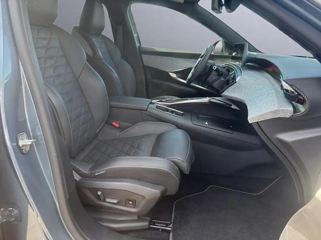 Peugeot E-3008