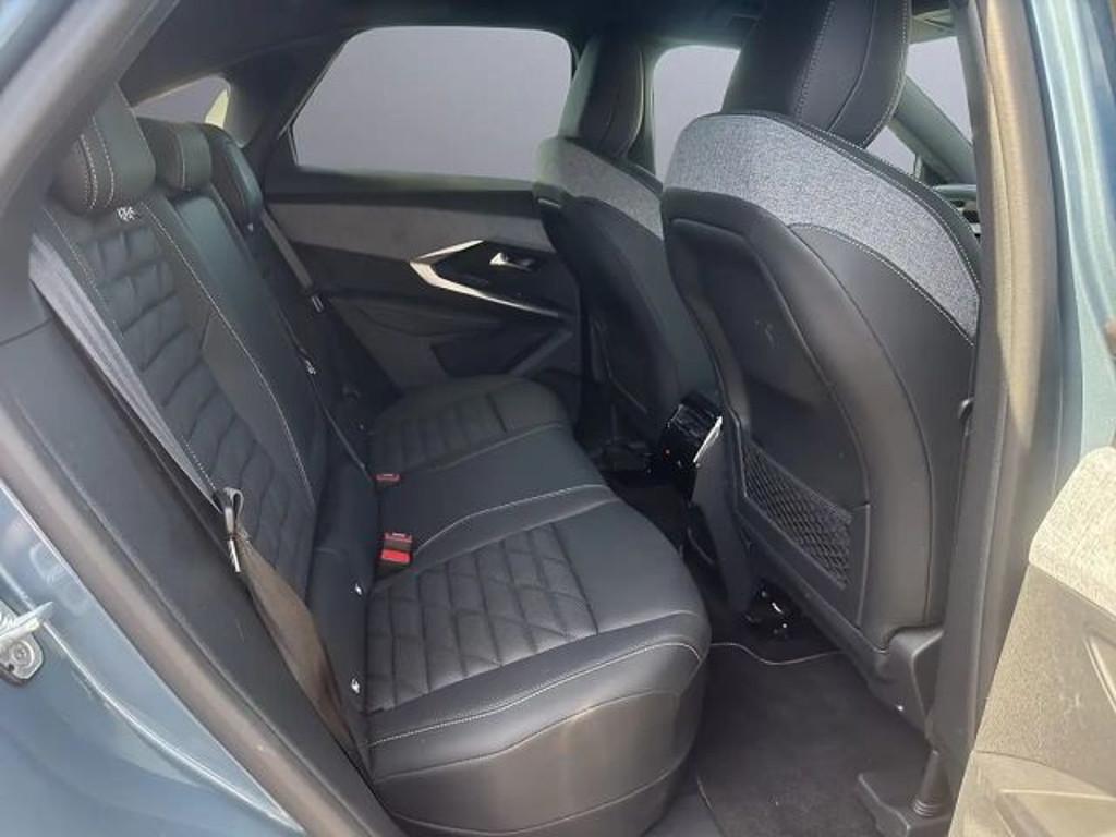 Peugeot E-3008