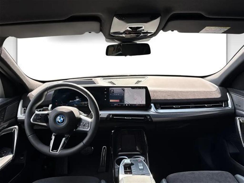 BMW iX2