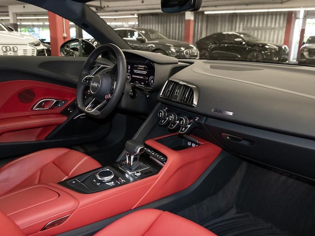 Audi R8