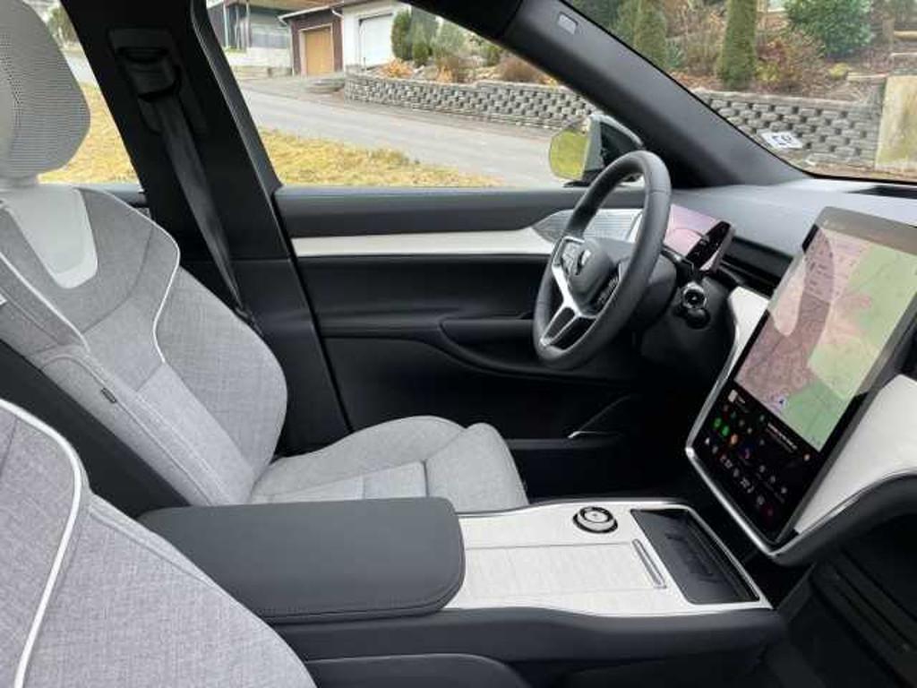 Volvo EX90