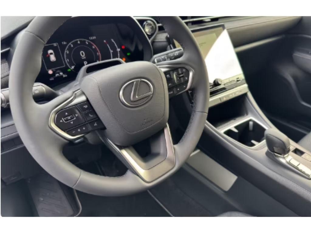 Lexus LBX