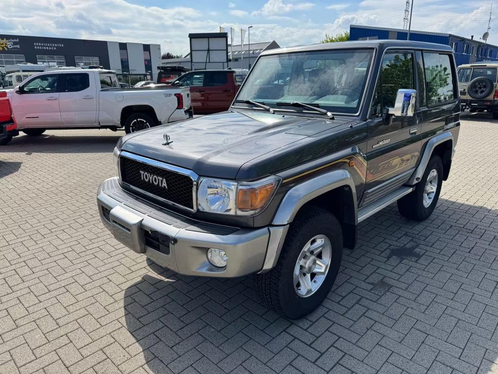Toyota Land Cruiser 2022 Benzine