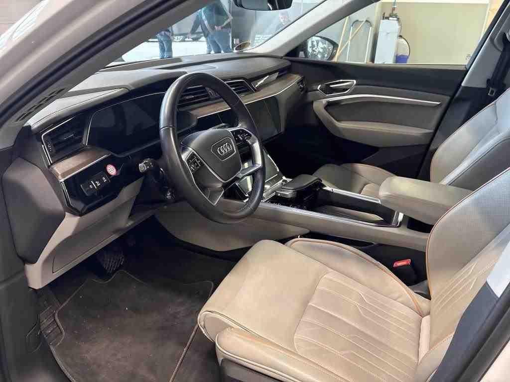 Audi e-tron