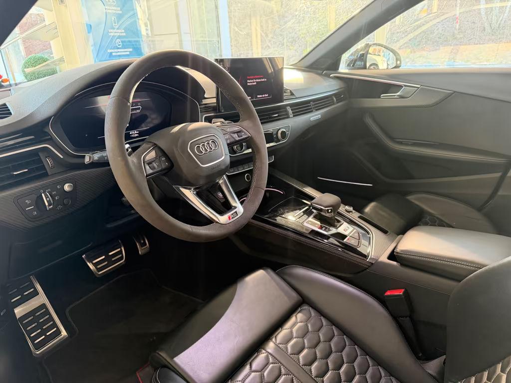 Audi RS4