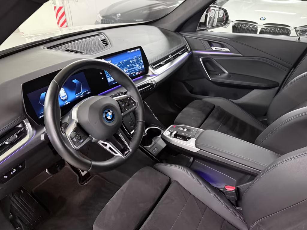 BMW iX1