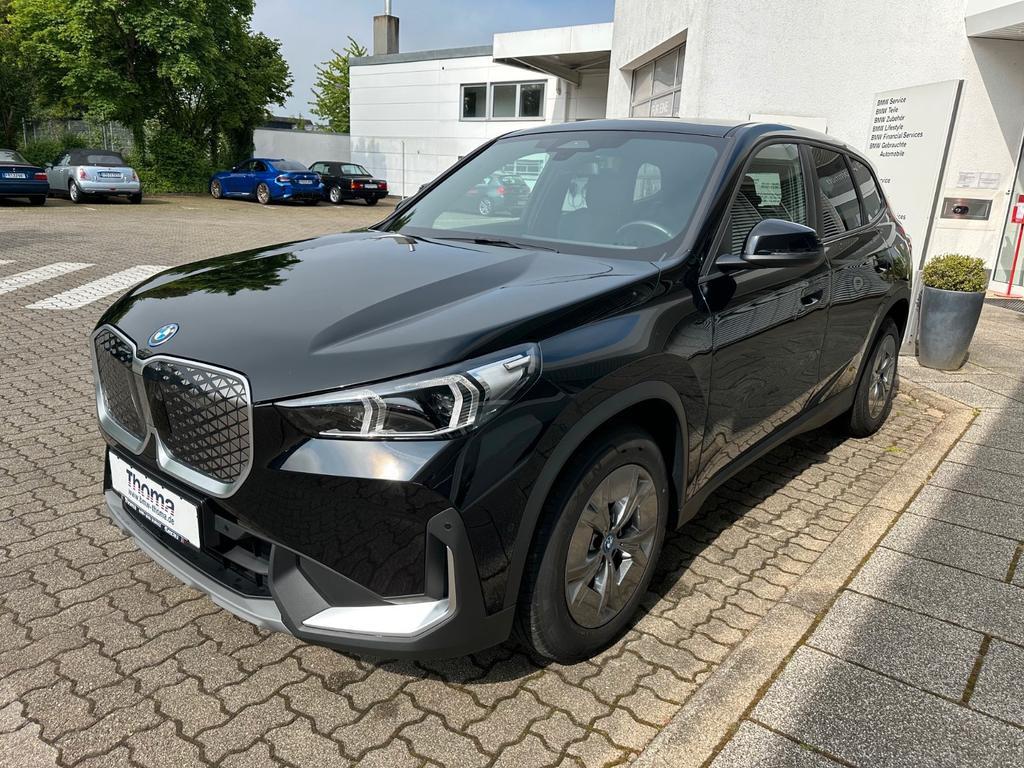 BMW iX1