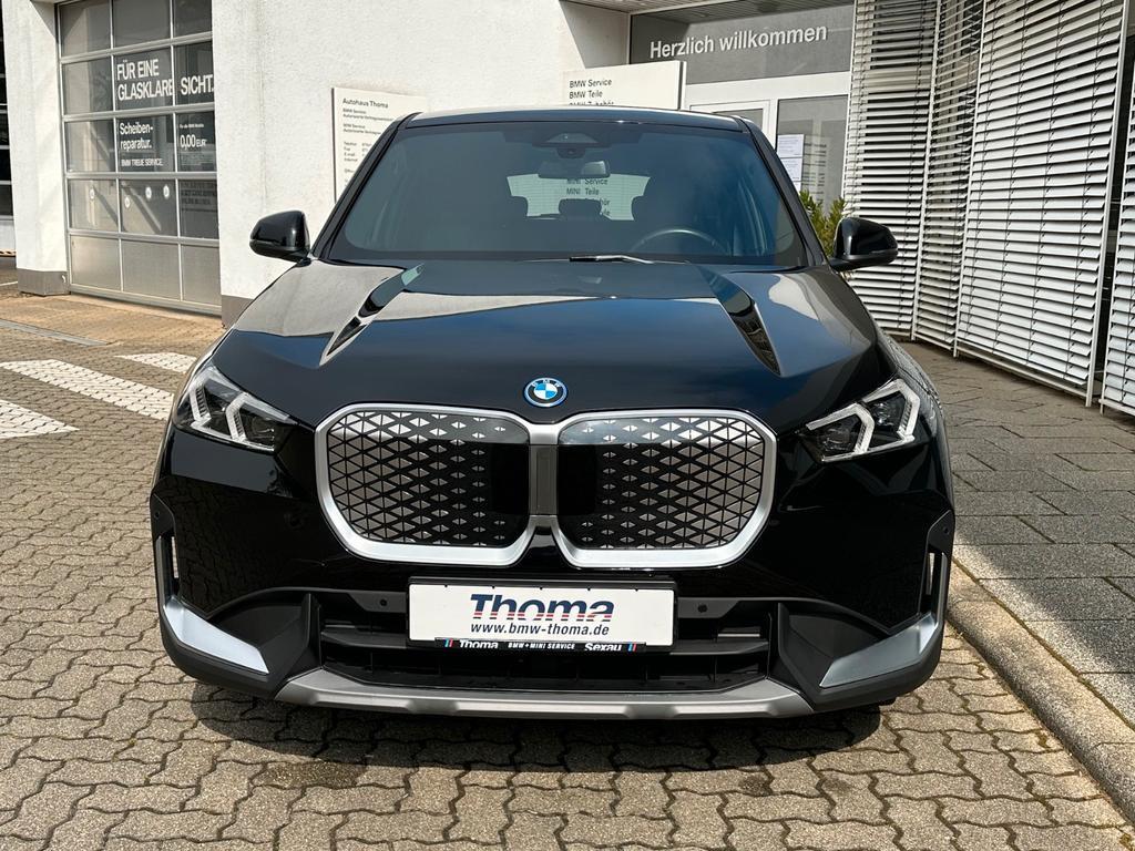BMW iX1