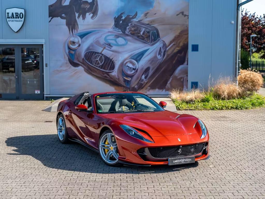Ferrari 812