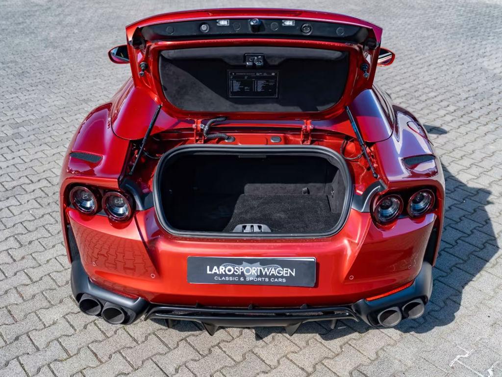 Ferrari 812