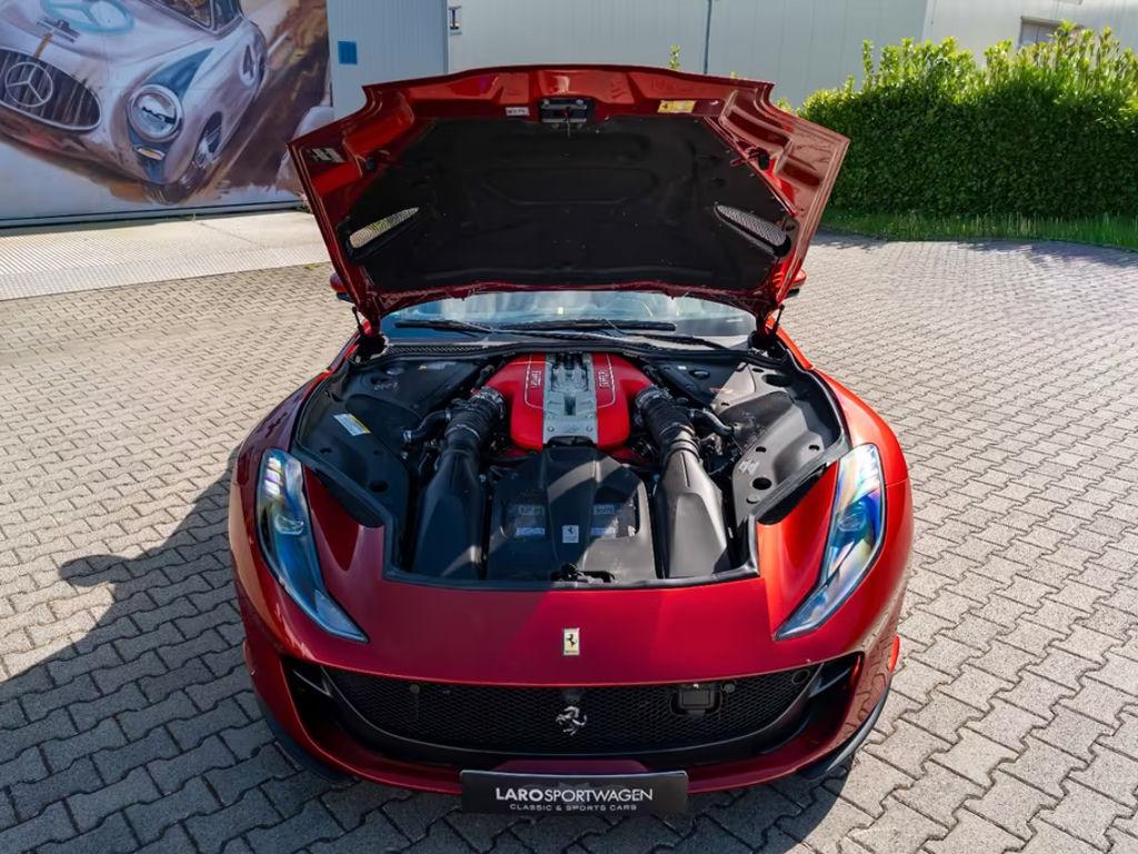 Ferrari 812