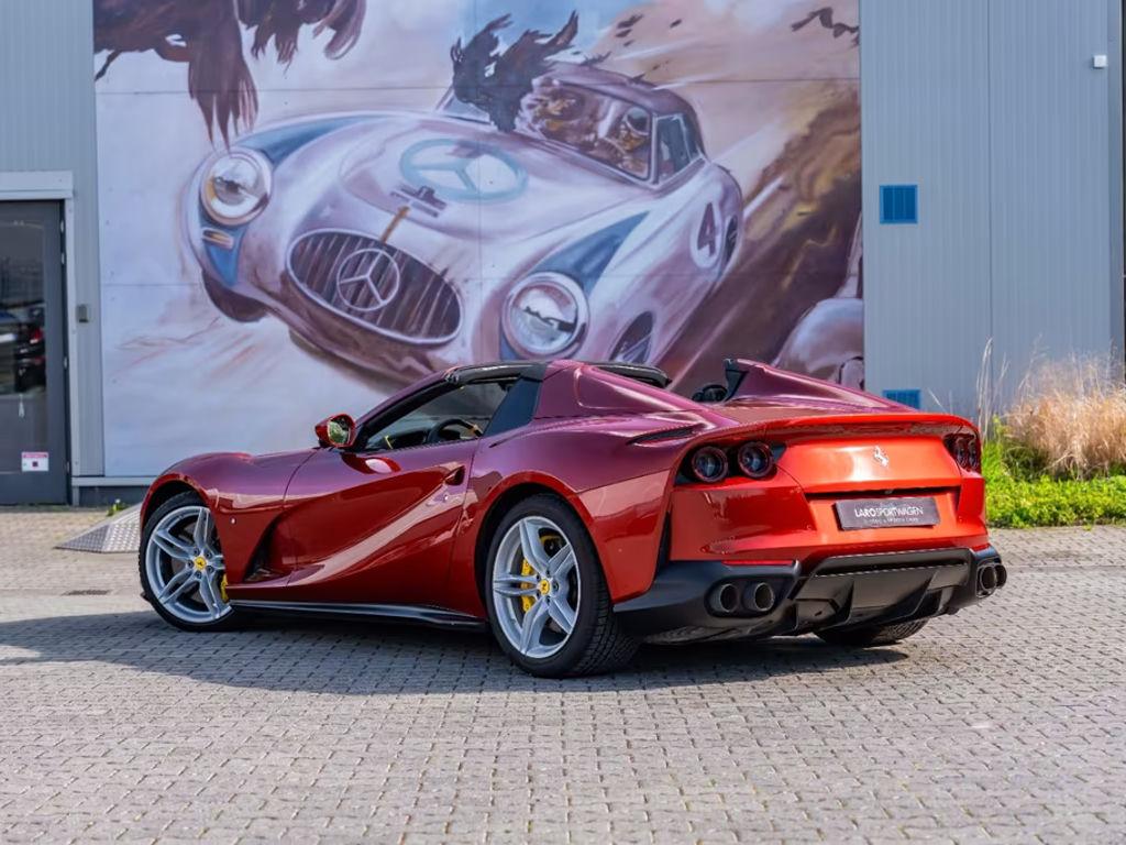 Ferrari 812