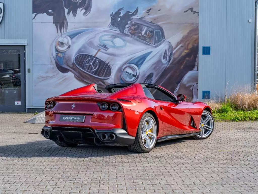 Ferrari 812