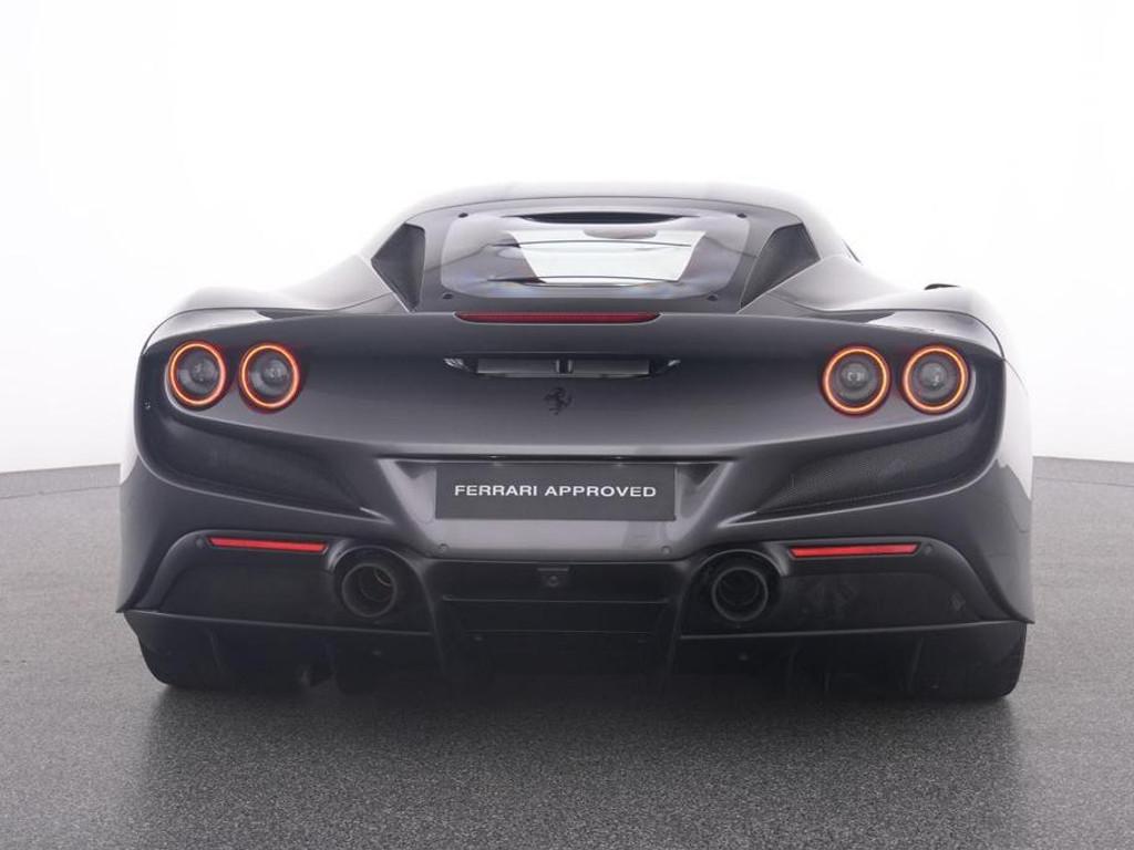 Ferrari F8