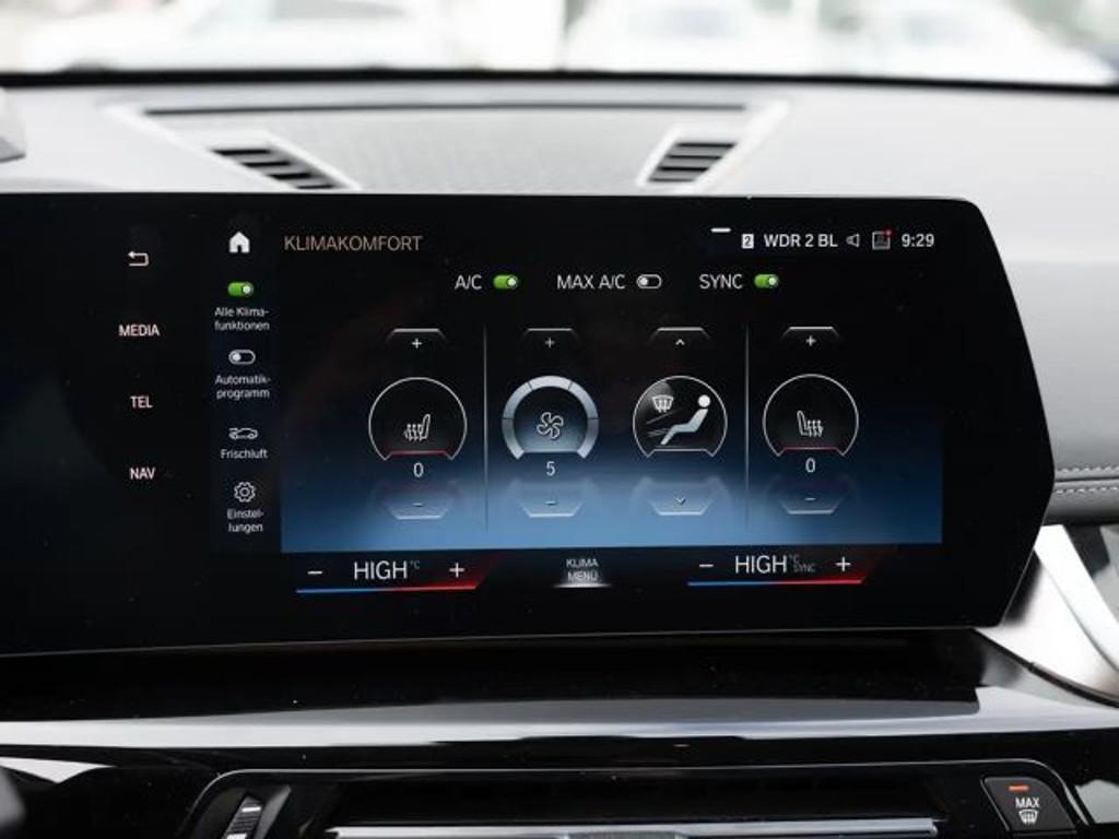 BMW iX1