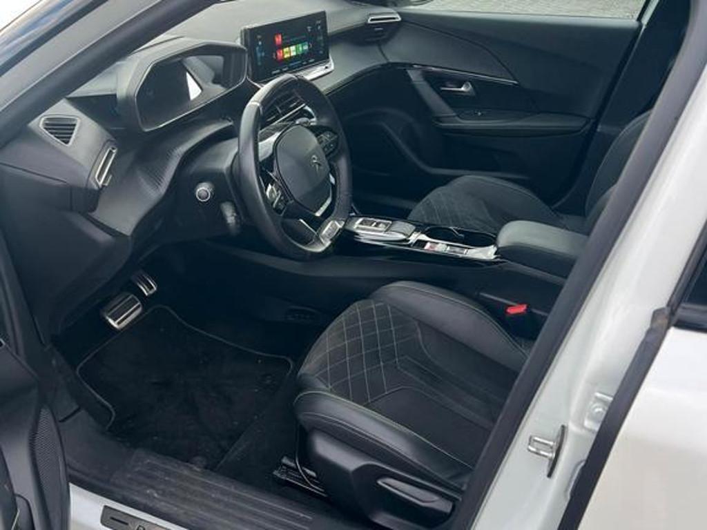 Peugeot e-2008