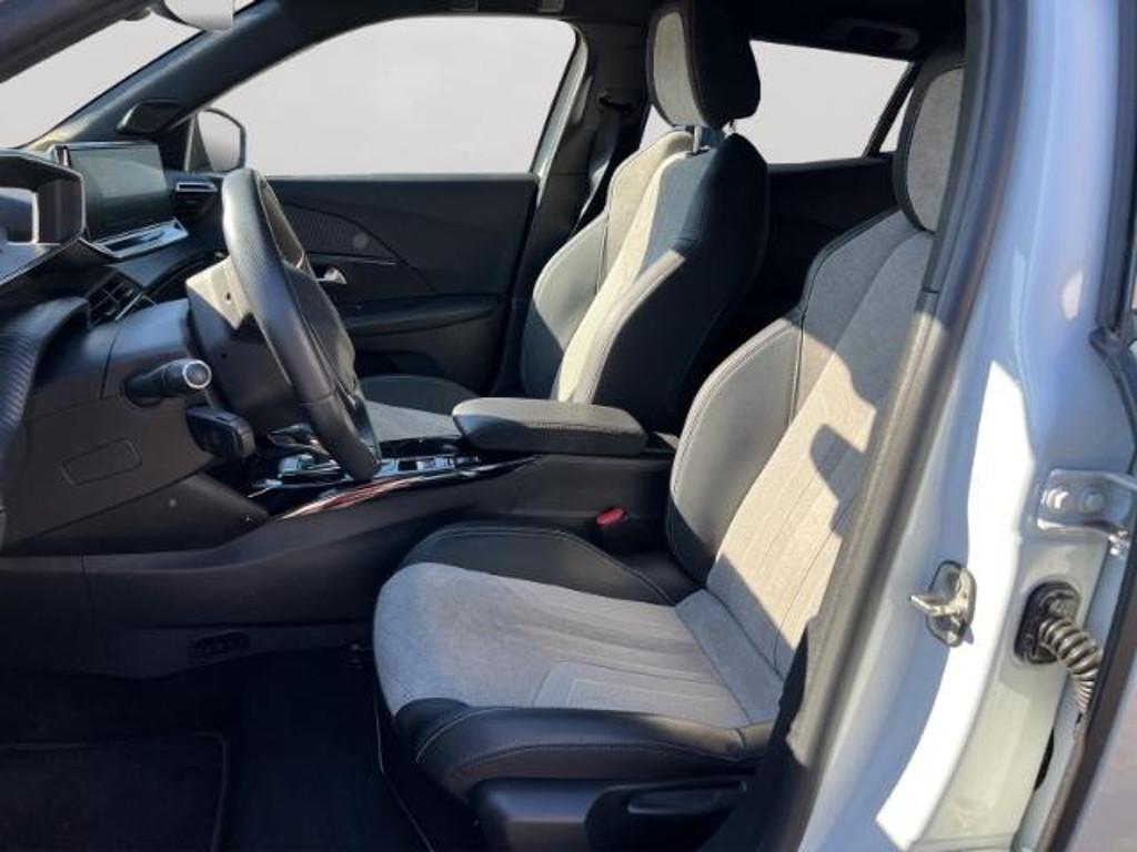 Peugeot e-2008