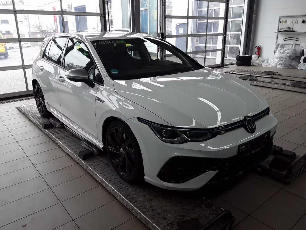 Volkswagen Golf 2023 Benzine