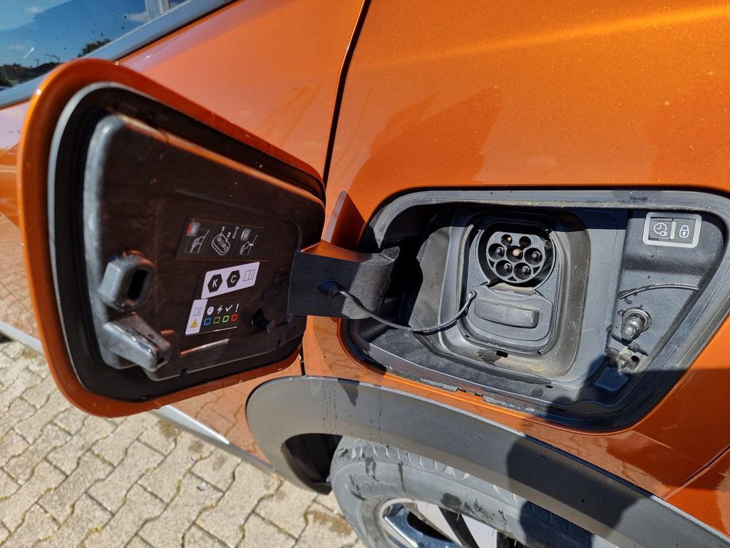 Peugeot e-2008