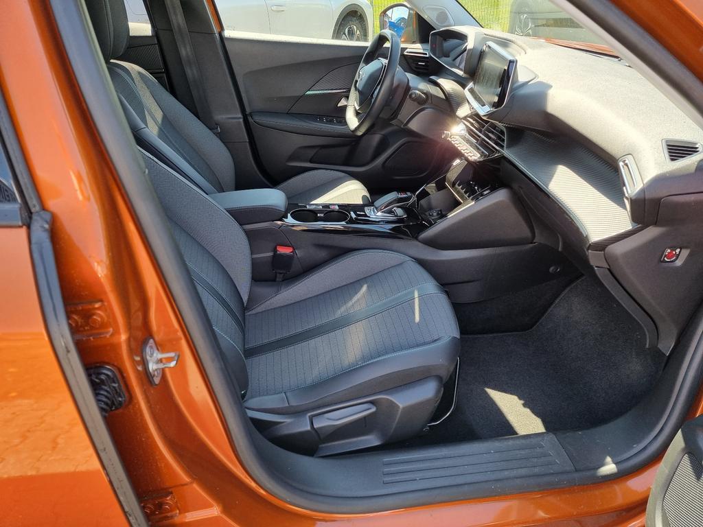 Peugeot e-2008