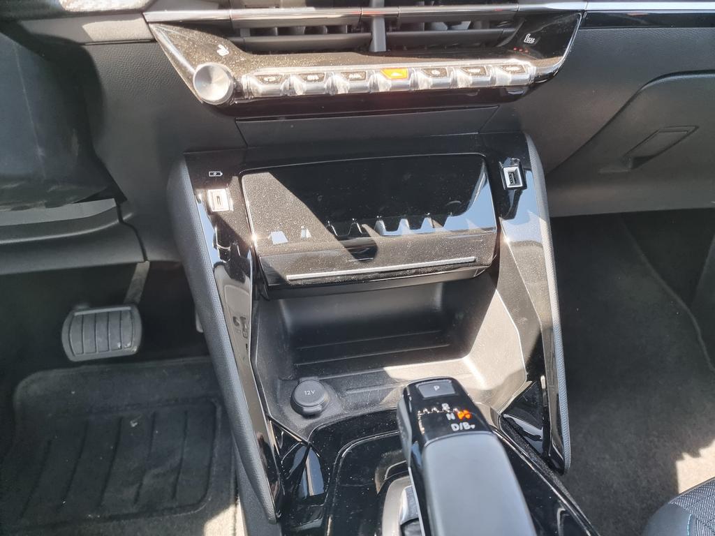 Peugeot e-2008