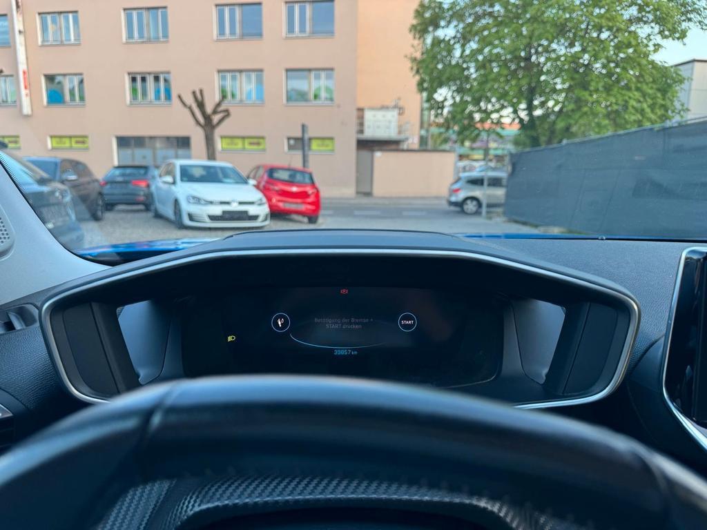 Peugeot e-2008