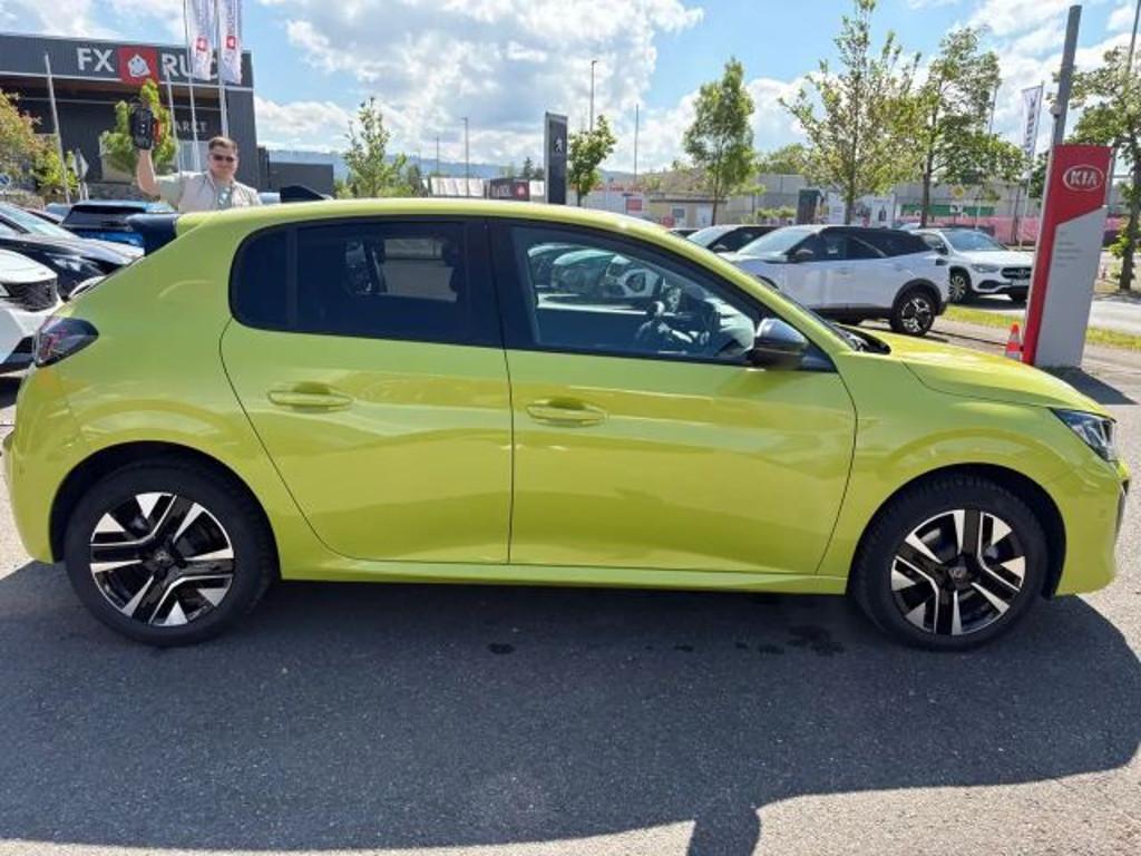 Peugeot e-208