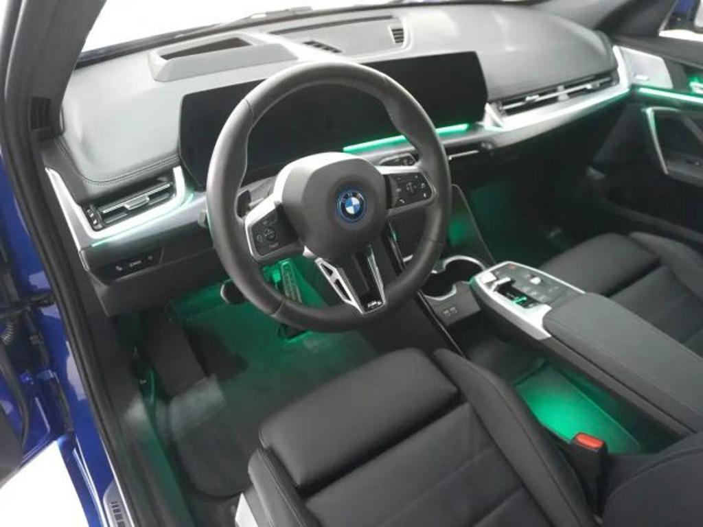 BMW iX1