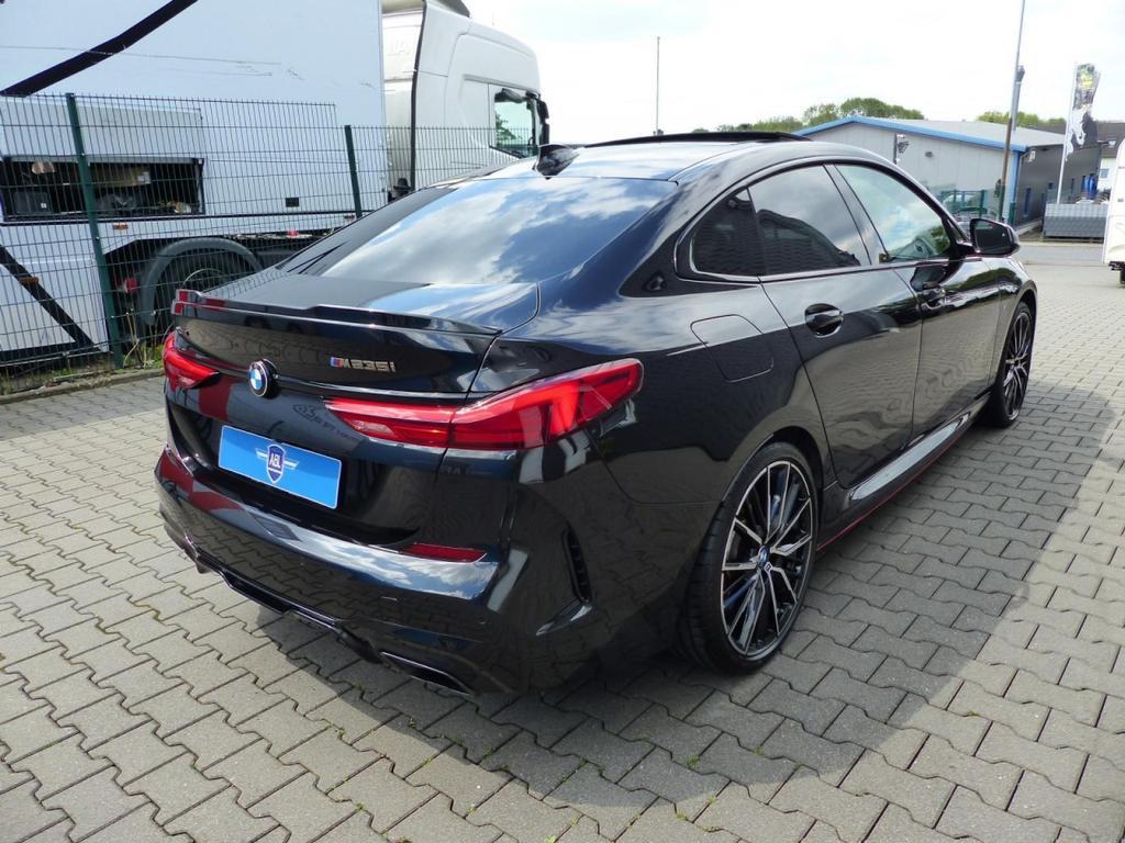 BMW M235