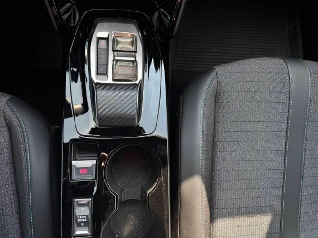 Peugeot e-2008