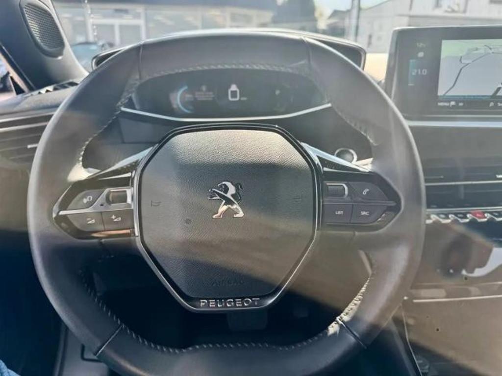 Peugeot e-2008