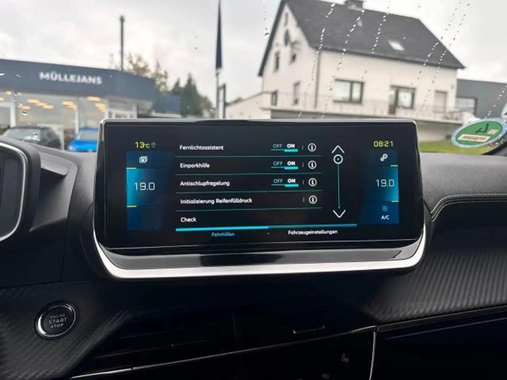 Peugeot e-208