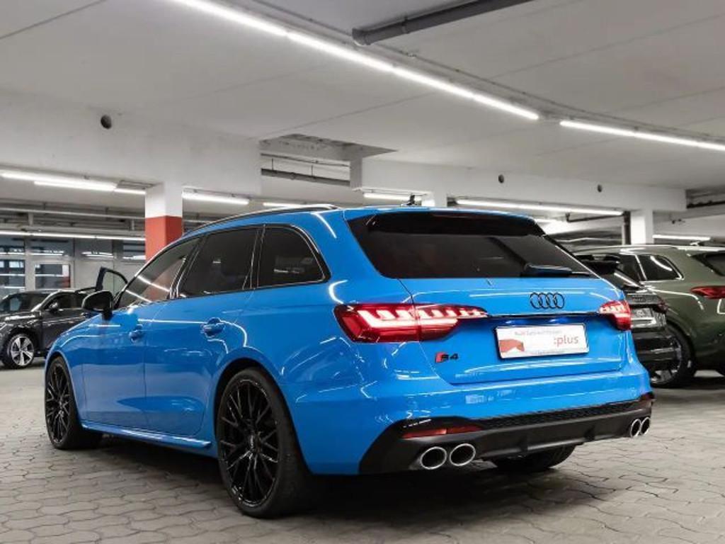Audi S4