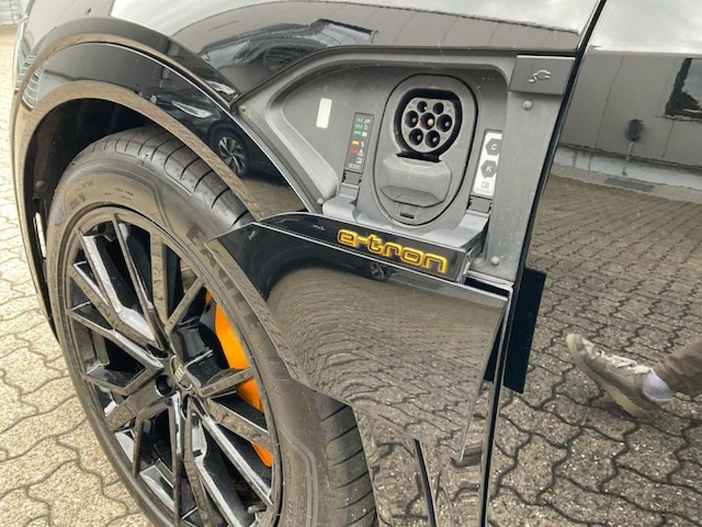 Audi e-tron