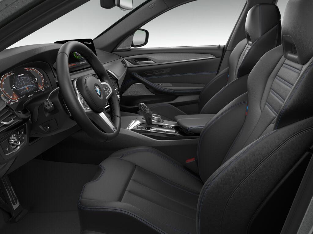 BMW M550