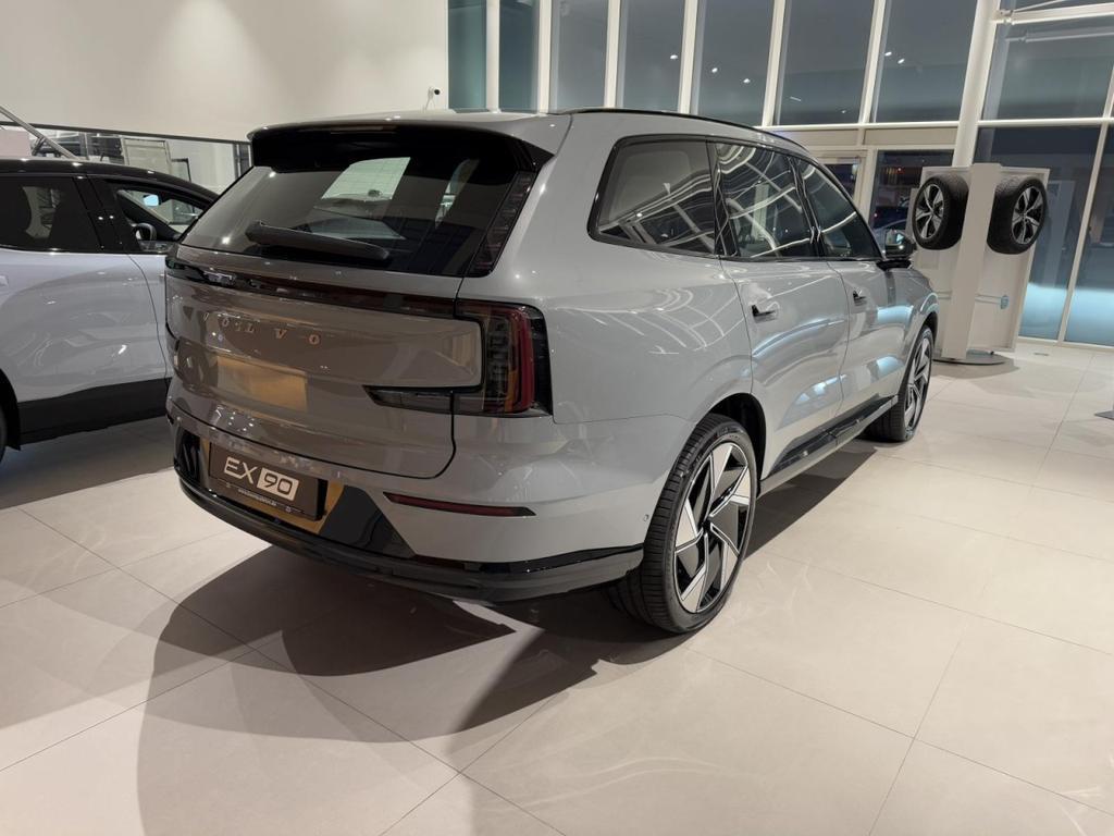 Volvo EX90