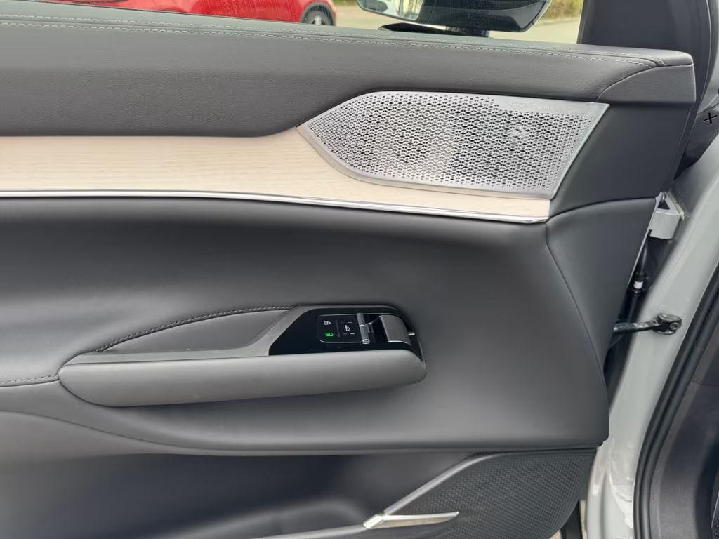 Volvo EX90