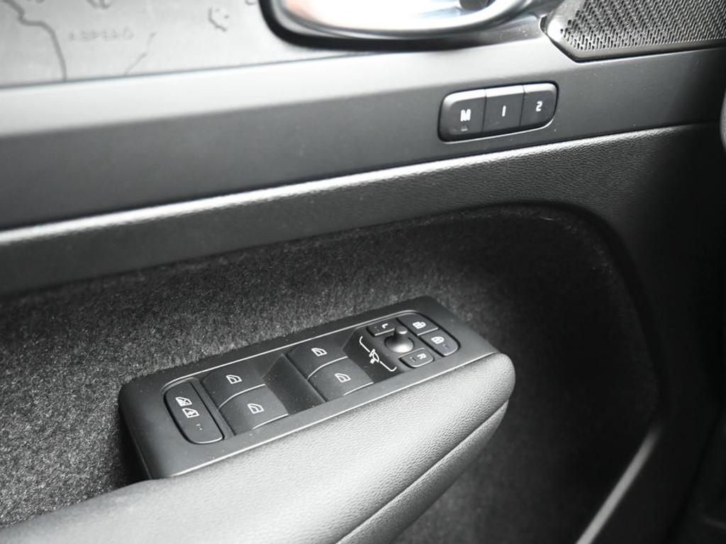 Volvo EX40