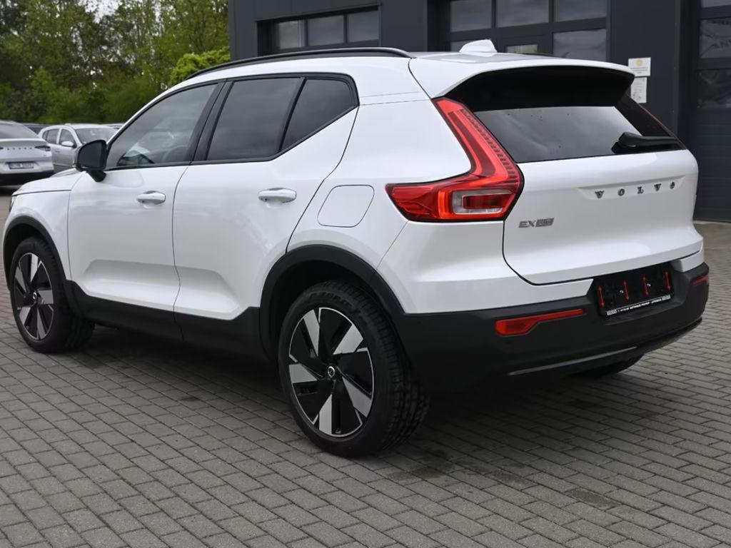 Volvo EX40