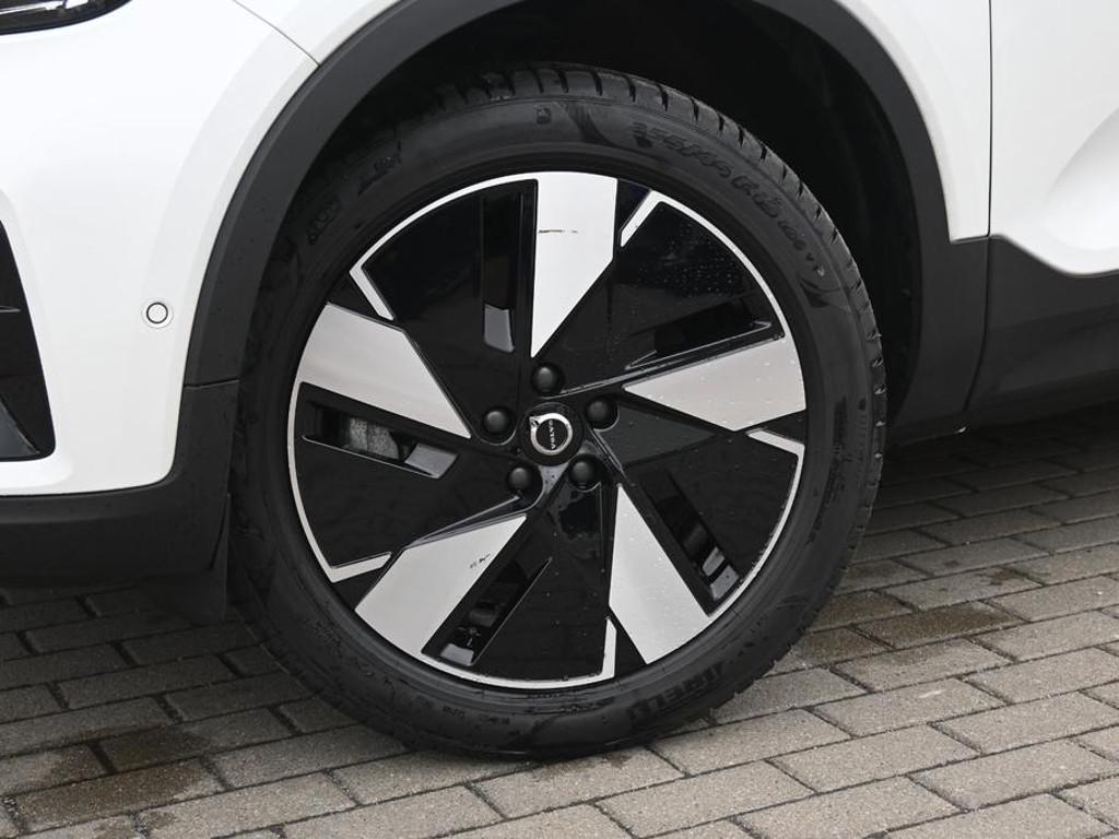 Volvo EX40