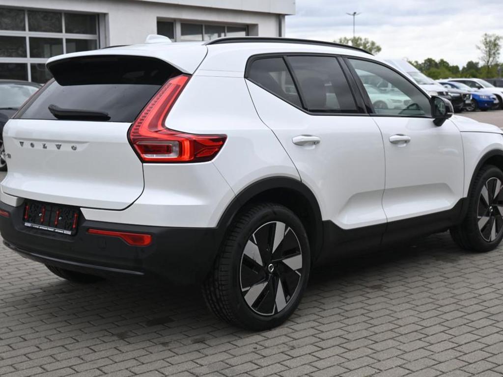 Volvo EX40