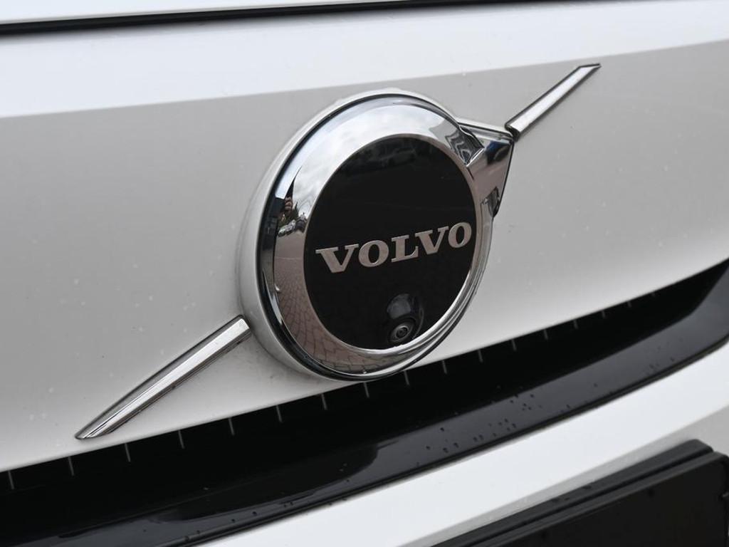 Volvo EX40