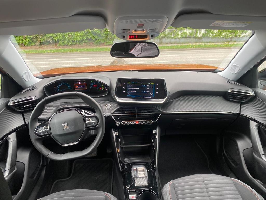 Peugeot e-2008