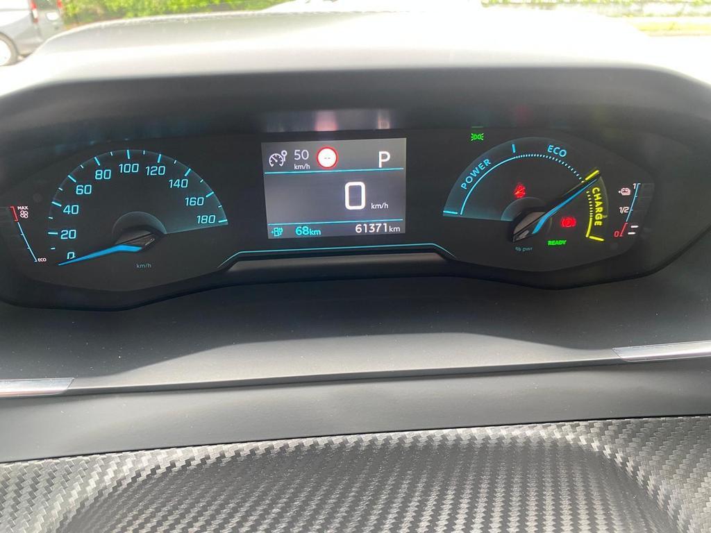 Peugeot e-2008